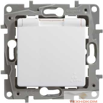 Legrand 672232 Розетка 2К+З IP 44 с откидной крышкой и шторками - немецкий стандарт - автоматические зажимы - 16 А - 250 В~ - Etika - белый